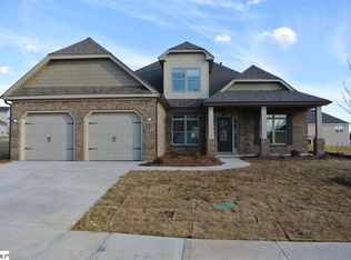 321 Stoneleigh Dr, Simpsonville, SC 29681