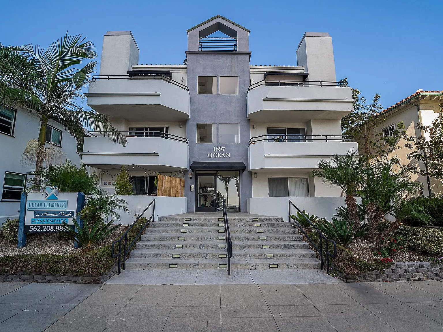 Ocean Elements at Alamitos Beach Apartments — Photo 1