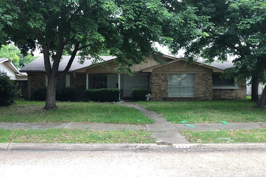 1st image of 2207 Luau St