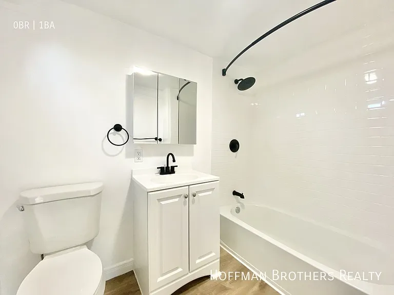2360 W Washington Blvd #202 — Photo 10