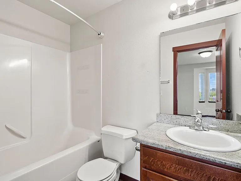 Beautiful Townhomes — Photo 8