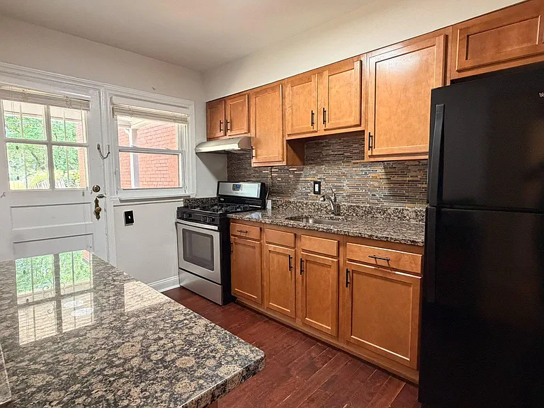 909 E Lake Ave #1 — Photo 27
