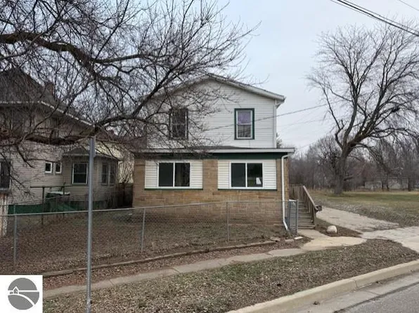 1007 Michigan Ave, Alma, MI 48801