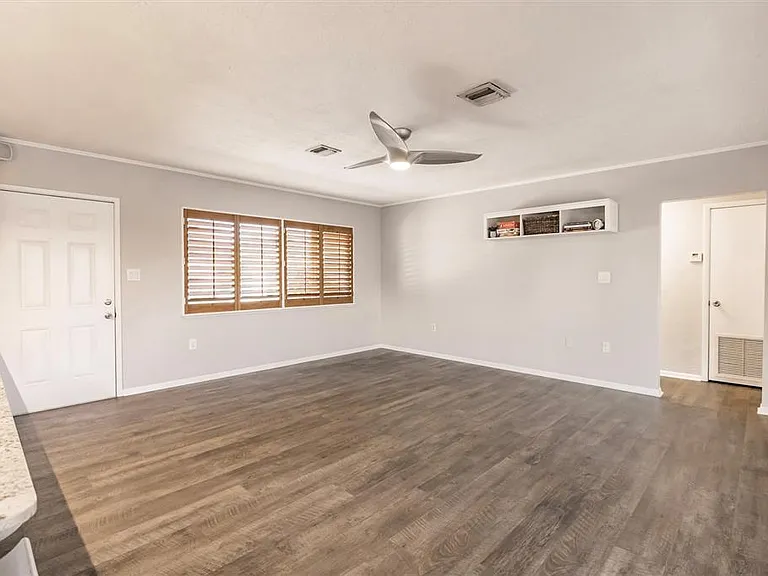 1720 Colleen St — Photo 4