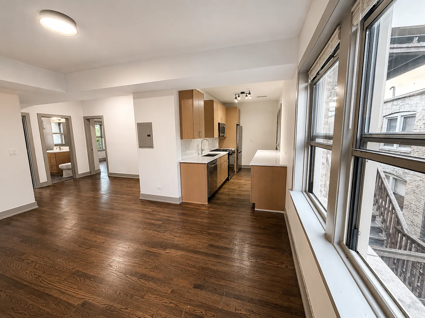 2 bed, 900 sqft, $2,350 — Photo 4