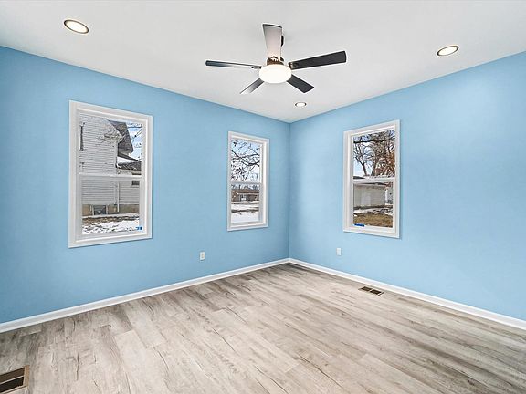 4th image of 108 S 1st St