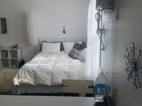 5th image of 5616 Lexington Ave APT 207