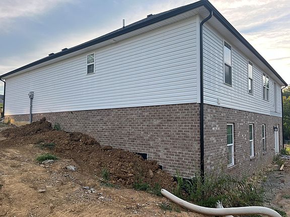 3rd image of 833 Wyatt Ct