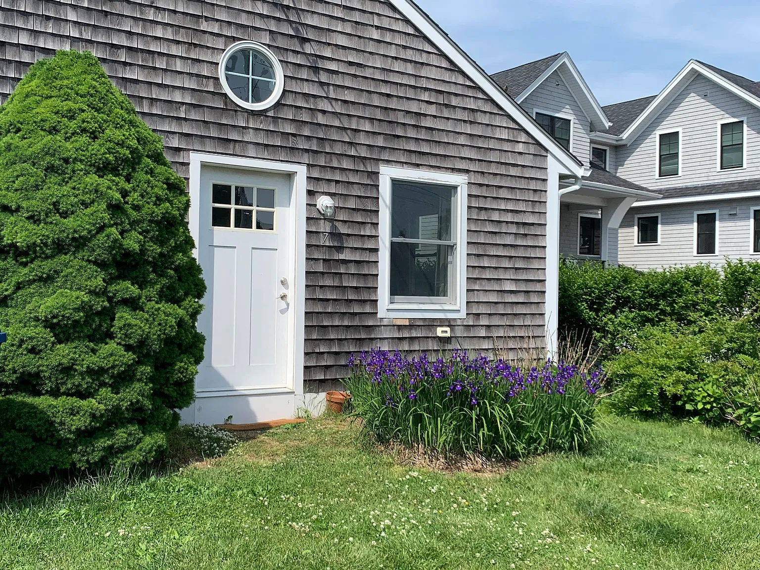 2 bed, 650 sqft, $3,500 — Photo 3