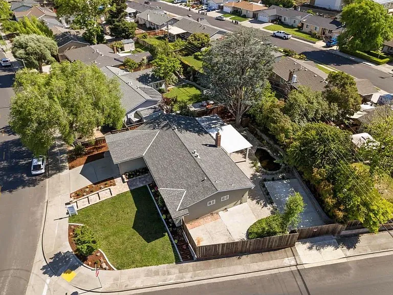 8796 Bandon Dr — Photo 33