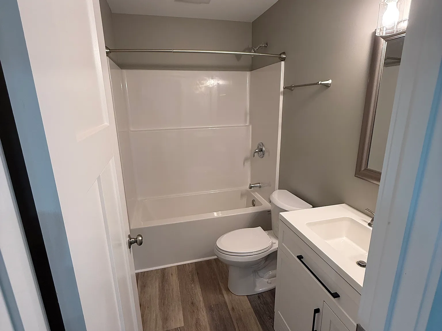 2 bed, 1000 sqft, $1,495 — Photo 3
