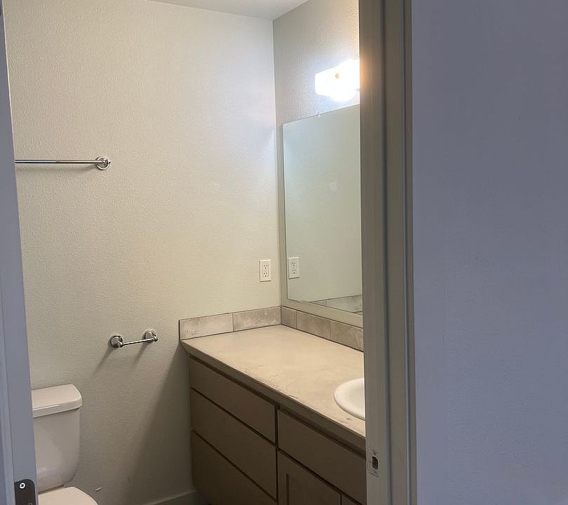 320 Woods 4plex 320 F St NE Quincy WA Zillow