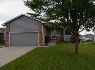 2906 N Keith Ct, Wichita, KS 67205