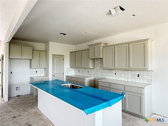 3rd image of 5318 Lassen Ln