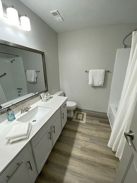 Upgraded Bathroom at Trailpoint at the Woodland