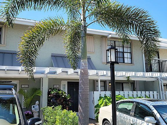 5th image of 718 NE 12th Ter APT 5