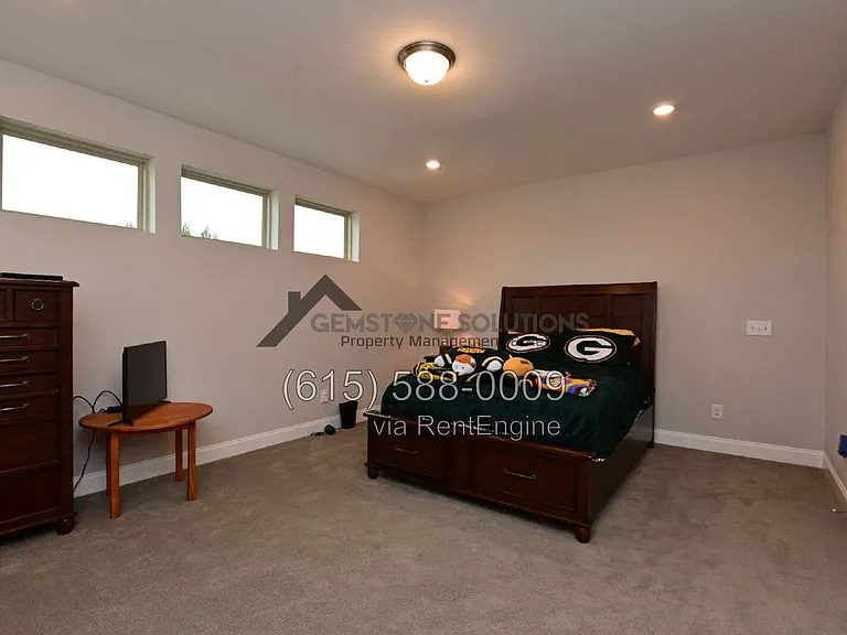 1028 Fenner Ln — Photo 38