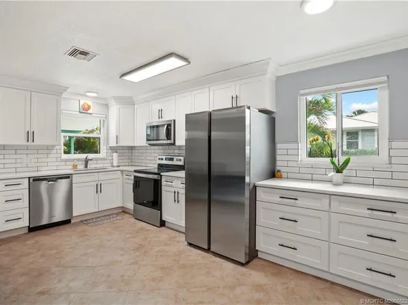 1114 NE Orange Ave, Jensen Beach, FL 34957