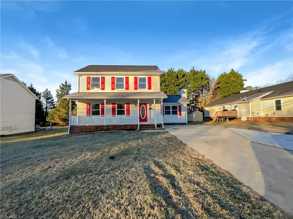 3902 Riverdale Dr, Greensboro, NC 27406