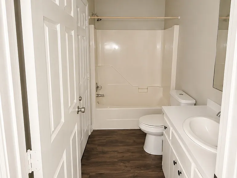 724 Salisbury Dr — Photo 6