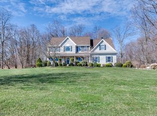 5 Arrow Ct, Flanders, NJ 07836