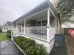 15 Alexander St, Schenectady, NY 12304