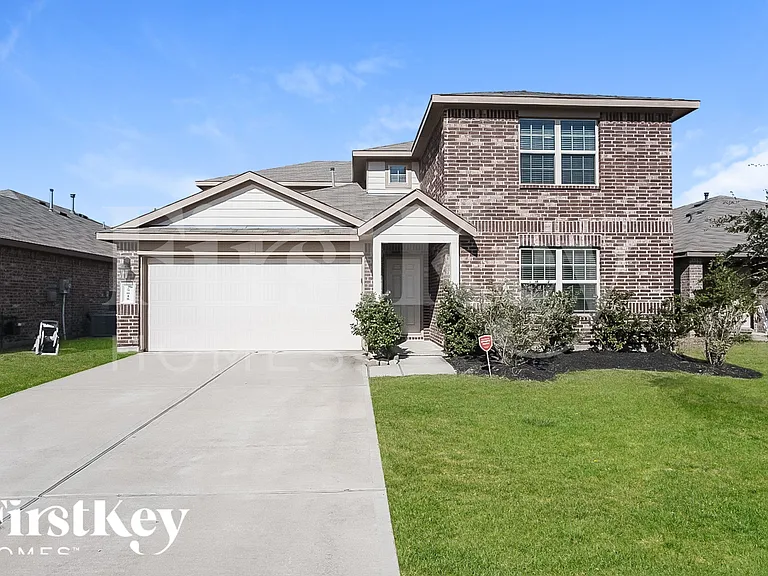 29018 Innes Park Pl — Photo 1