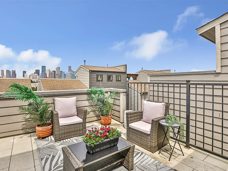 1310 Roberts St #1310 — Photo 6