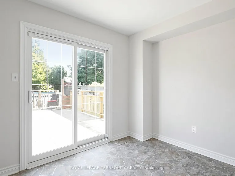 7 Yorkville Ct — Photo 12