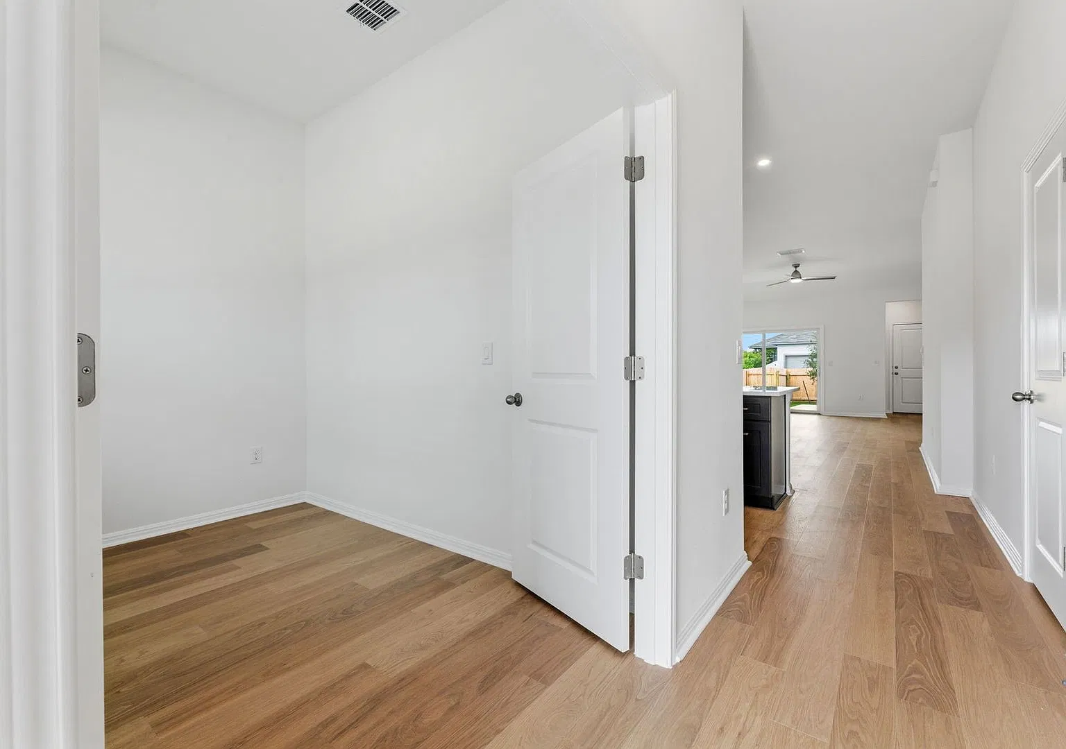 Beautiful 3 bedroom, 2 bathroom home in Kyle — Photo 4