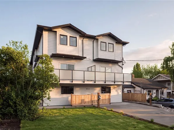 913 Dale St #3, Saanich, BC V8X 2V9