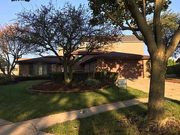 4th image of 1220 Bay Ct