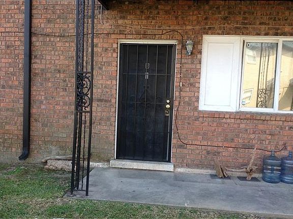 3rd image of 4101 Roneagle Way #B