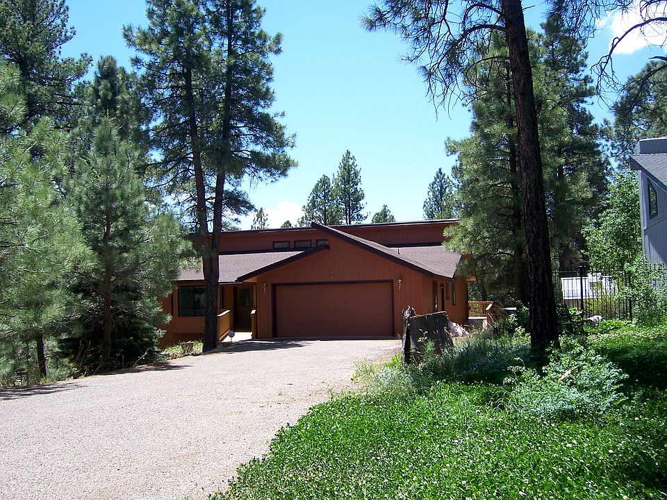 Single level on 2/3 acre of ponderosa pine.