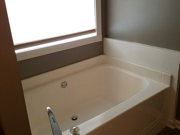 5th image of 126 Creekwood Dr