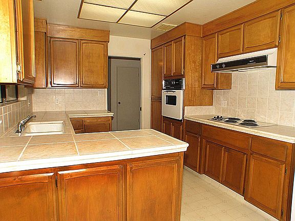5th image of 23709 Chestnut Ct