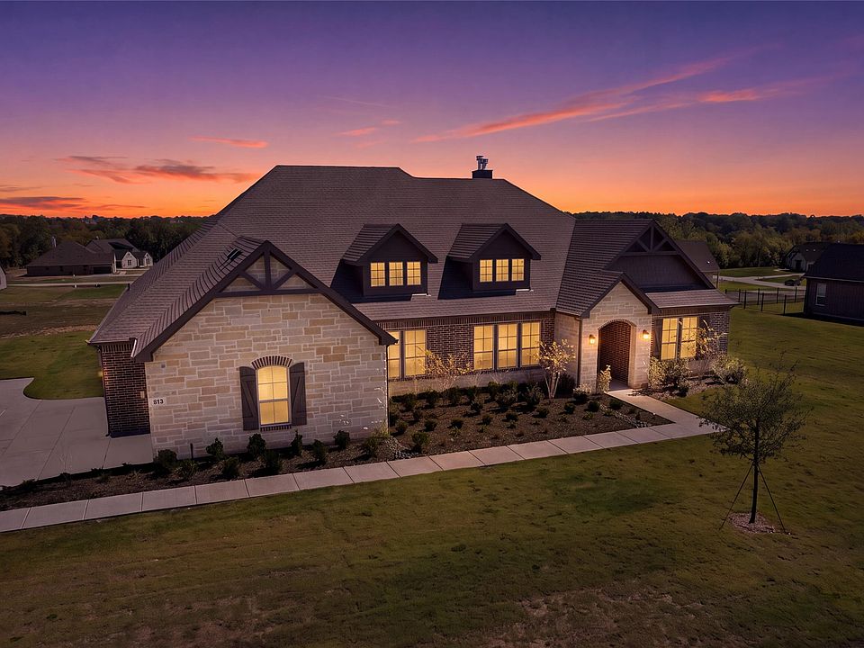 1st image of 813 Valley Ridge Rd