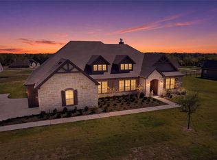 813 Valley Ridge Rd, Van Alstyne, TX 75495