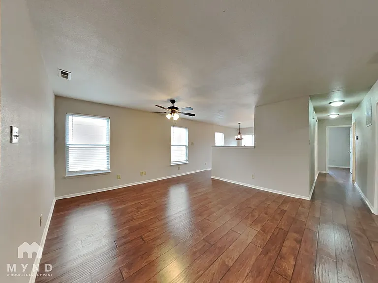 8423 Sansa St — Photo 2