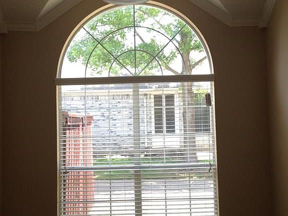 2nd image of 106 Circle Creek Dr