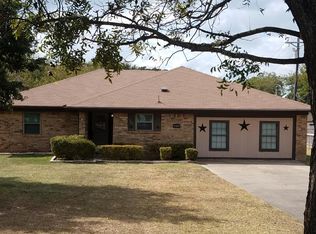 126 Noe Ln, Burleson, TX 76028