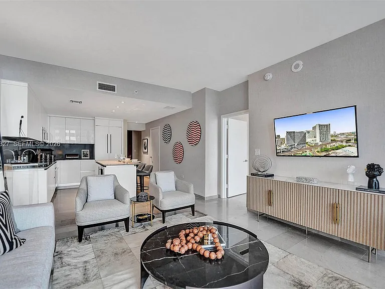 88 SW 7th St #1408 — Photo 34