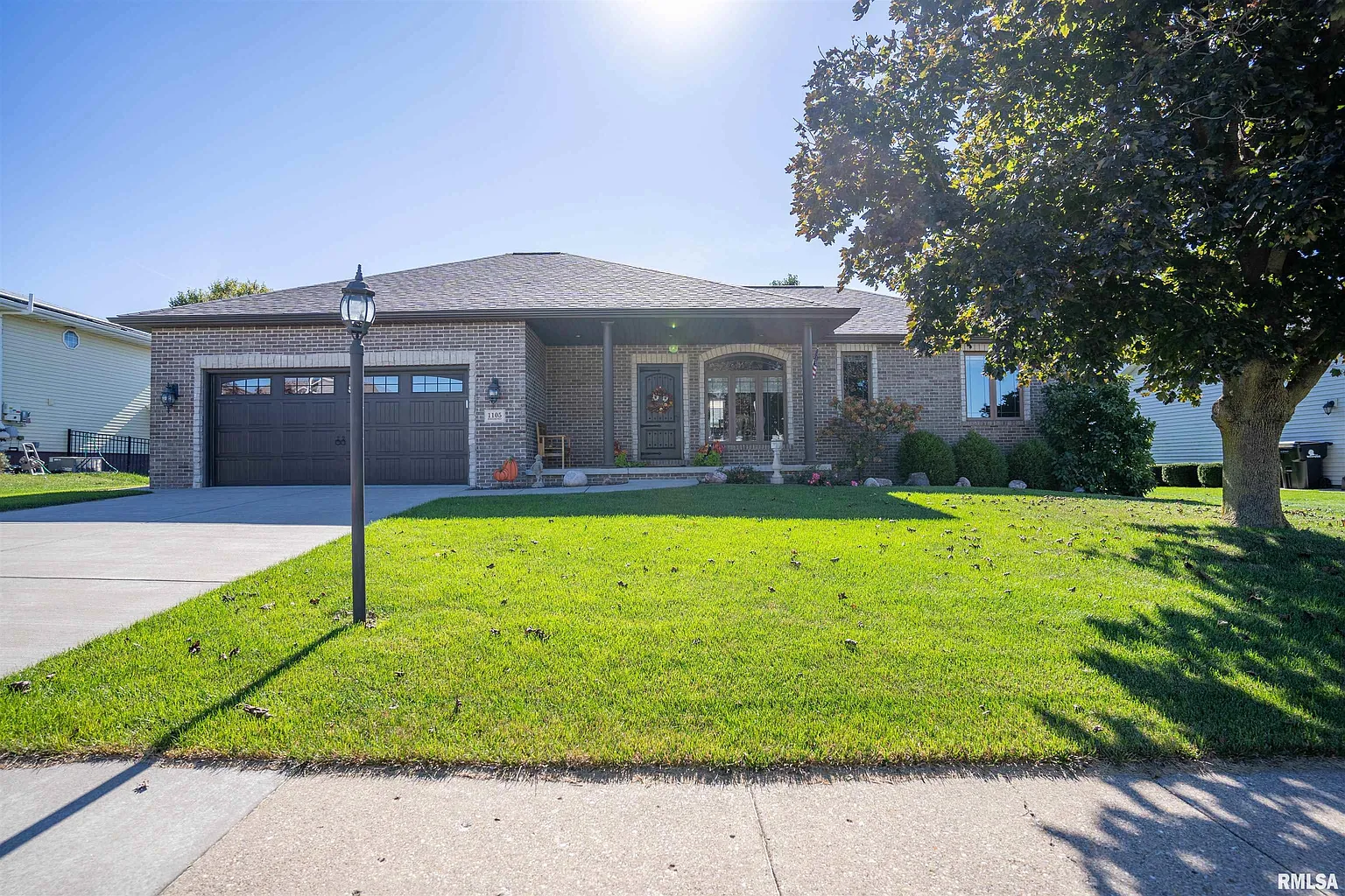 1105 Windsor Way photo 1