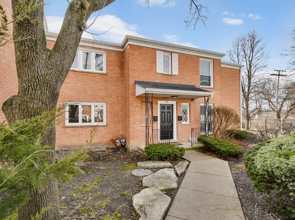 491 Old Surrey Rd APT A, Hinsdale, IL 60521