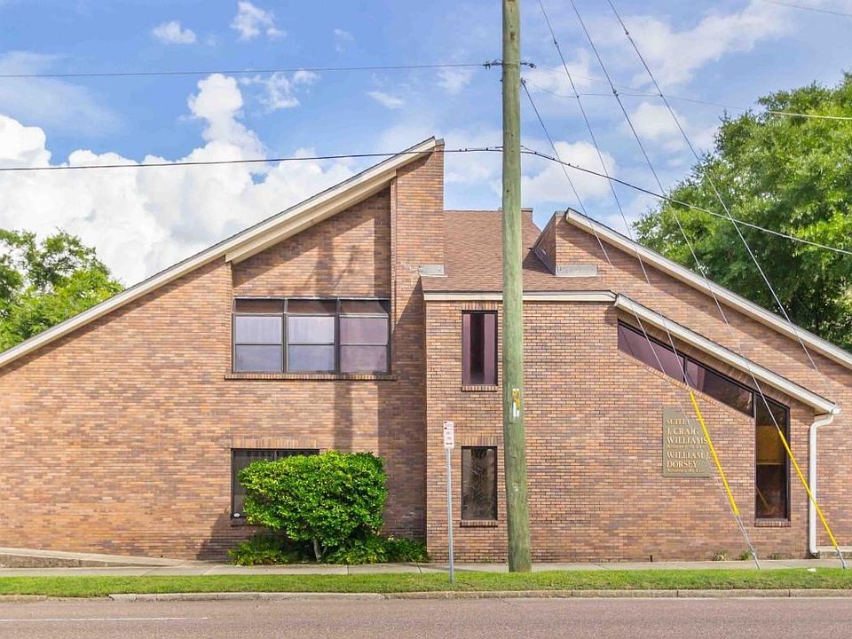 211 Liberty St-1
