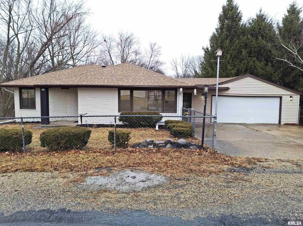 300 E 4th St, Saint David, IL 61563