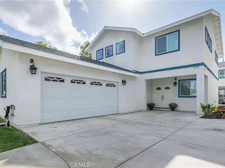 12751 Hazel Ave — Photo 3