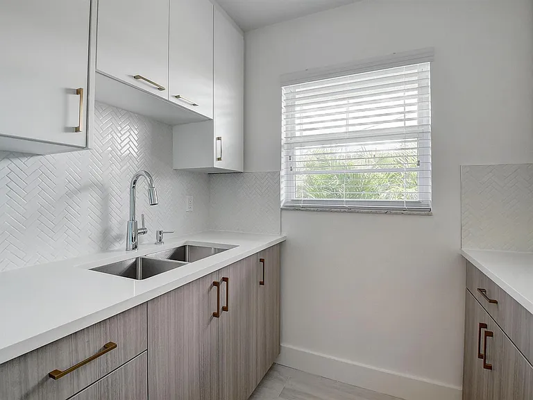 502 N H St #4 — Photo 2