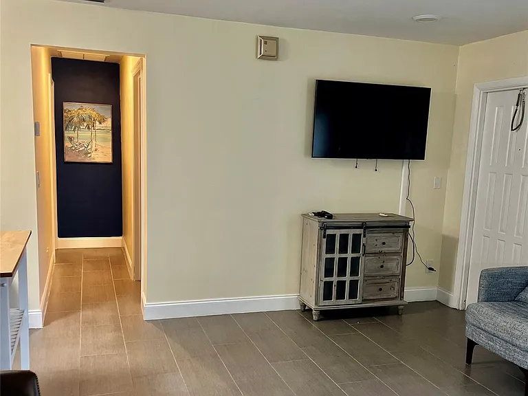 629 Executive Center Dr #J-204 — Photo 5
