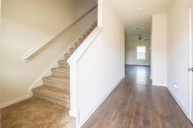 4 bed, 2.5 bath, 1987 sqft, $1,825 — Photo 4
